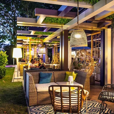 Отель Ibis Styles 3*